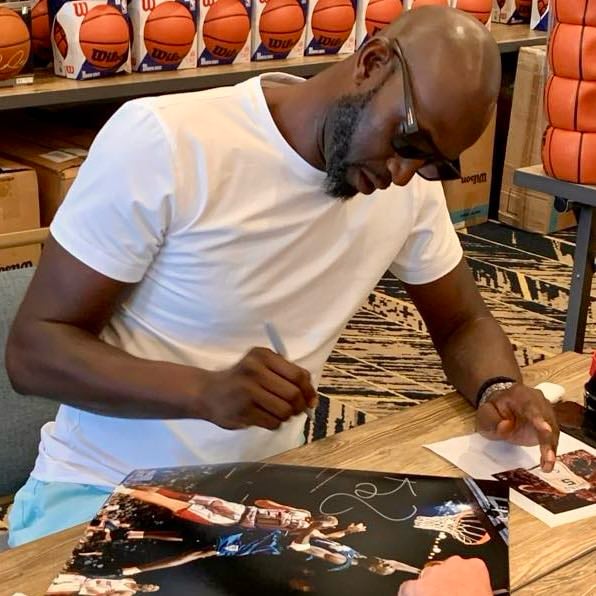 Kevin Garnett Autographed Minnesota Timberwolves 8x10 Photo Autographs Fan HQ