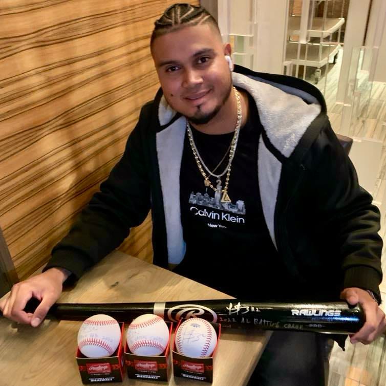 Luis Arraez Autographed Rawlings OMLB Baseball w/ Campeon Bate 2022 Autographs FanHQ