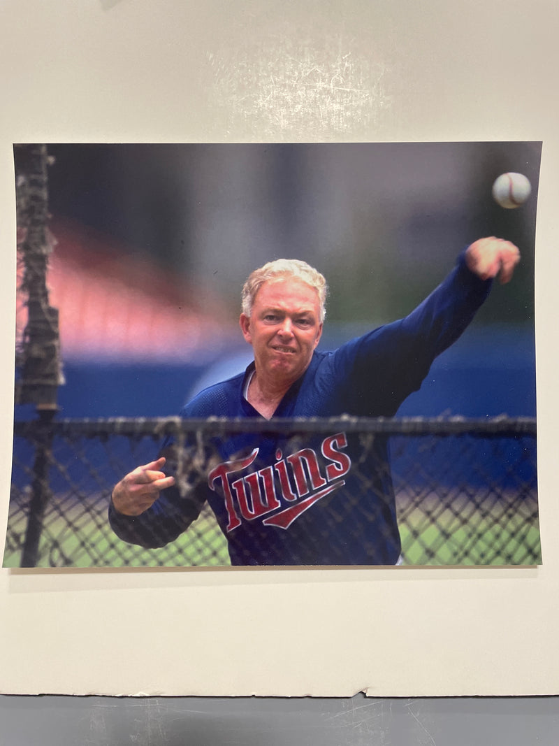 Assorted Minnesota Twins Unsigned 8x10 Photos (Multiple To Choose From) Collectibles Fan HQ Tom Kelly - Throwing BP