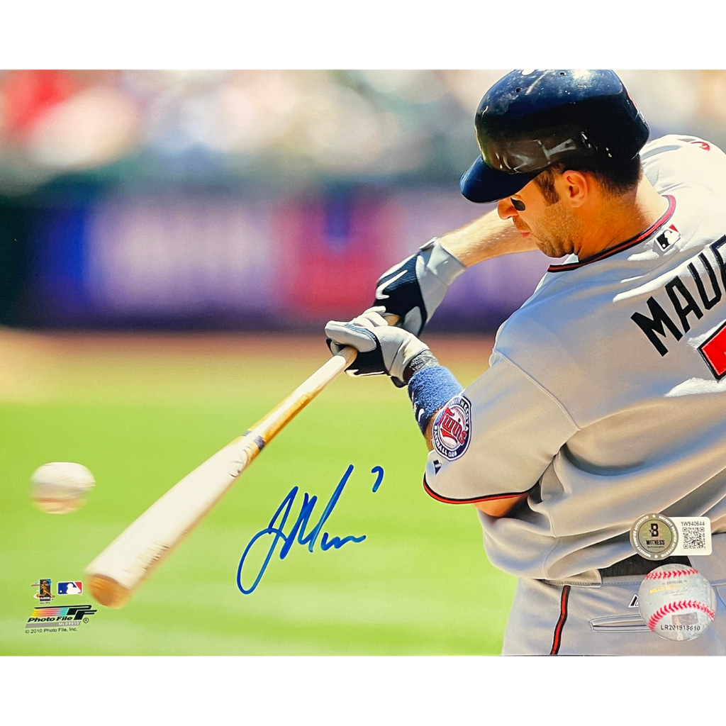 Joe Mauer Autographed Minnesota Twins Hitting 8x10 Photo Autographs Fan HQ