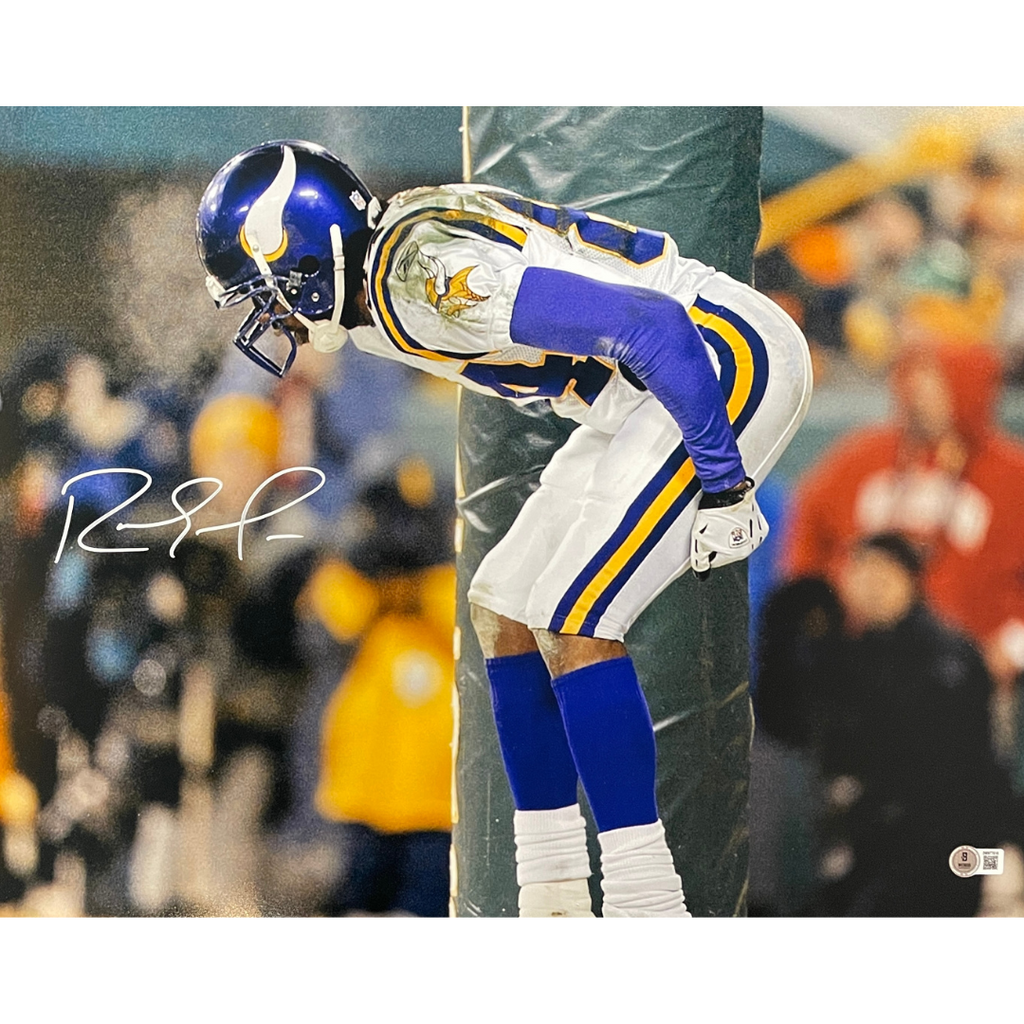 Randy Moss Autographed 16x20 "Mooning" Photo Autographs Fan HQ